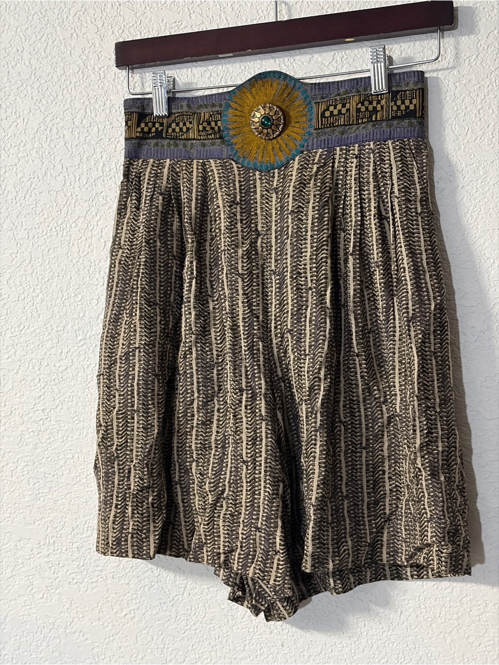 High-Waist Boho Vintage central Sunburst Gem Shorts in Brown & Cream